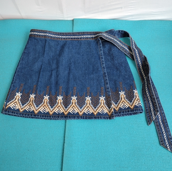 Free People Denim Wrap Tie Skirt Aztec Boho Embroidery Hendrix - Sz 10 - Picture 4 of 14
